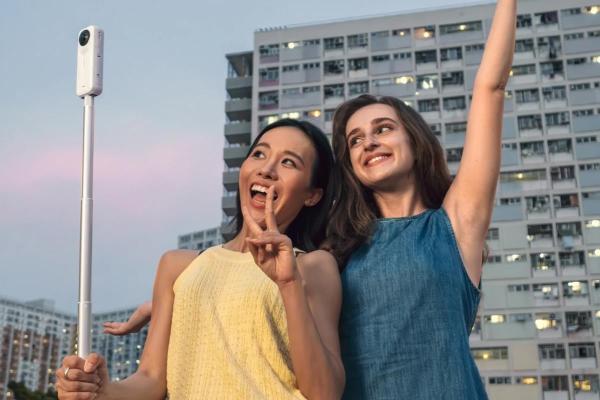 Insta360 selfie tyč 114 cm (bílá)1