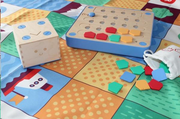 Cubetto Herní set s interaktivním robotem7