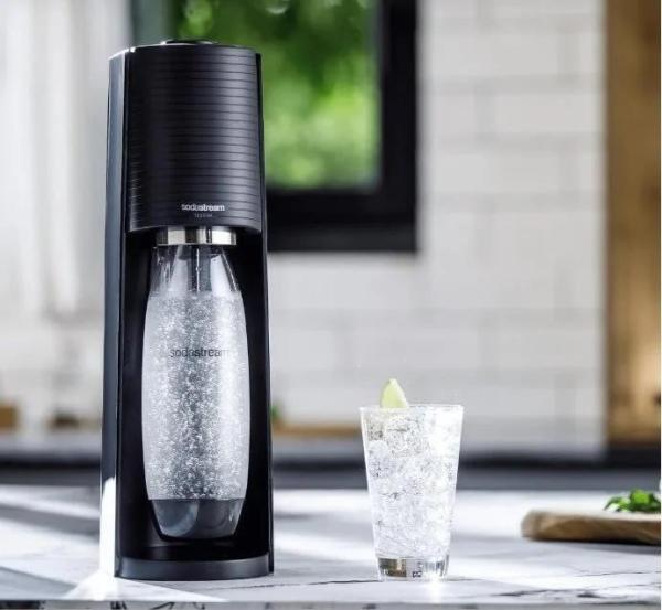 SodaStream Terra Black výrobník sody,  mechanický,  2x 1l láhev SodaStream Fuse,  bombička s CO2,  černý2
