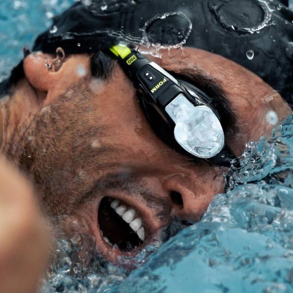 FORM Smart Swim 2 PRO – chytré plavecké brýle7