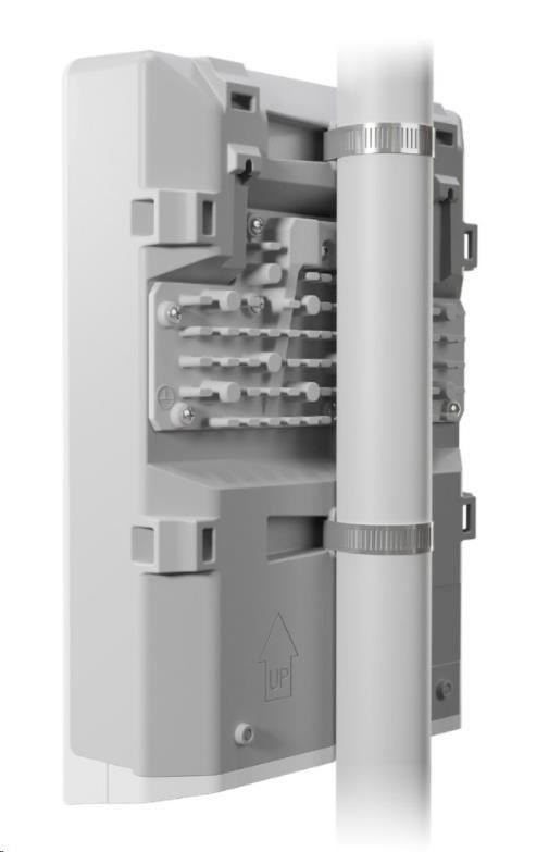 MikroTik CSS610-1Gi-7R-2S+OUT reverzný PoE switch,  8x Gigabit,  2x SFP+,  1x PoE out,  7x PoE in,  56Gbps3 