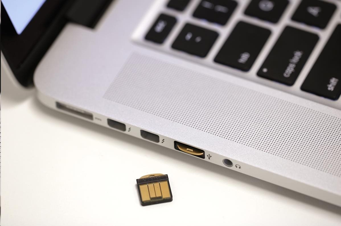YubiKey 5 Nano - USB-A,  kľúč/ token s viacfaktorovým overovaním,  podporou OpenPGP a čipovej karty (2FA)4 