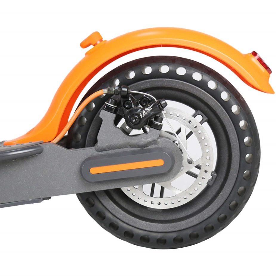 RhinoTech bezdušová pneumatika pro Scooter děrovaná 8.5x2, černá5 