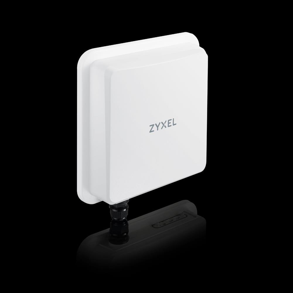 Zyxel FWA710,  5G Outdoor Router, Standalone/ Nebula with 1 year Nebula Pro License1 