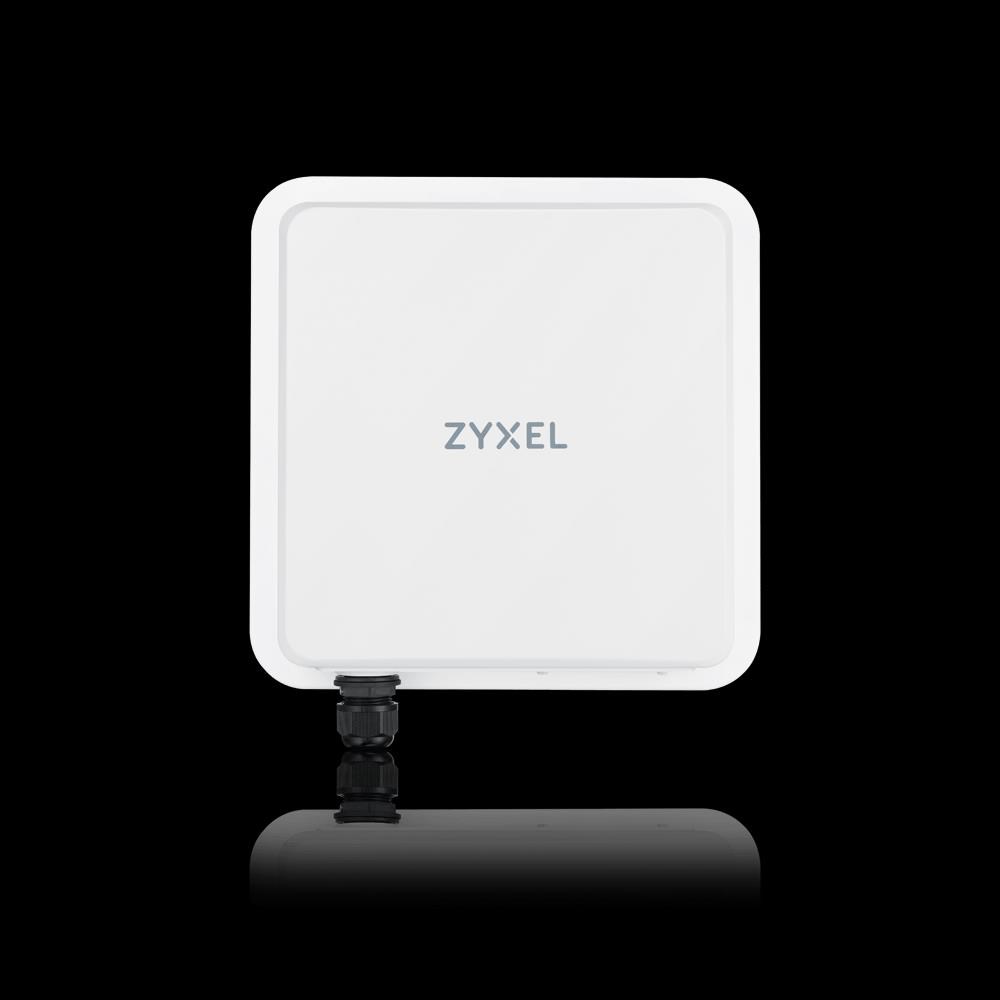 Zyxel FWA710,  5G Outdoor Router, Standalone/ Nebula with 1 year Nebula Pro License3 