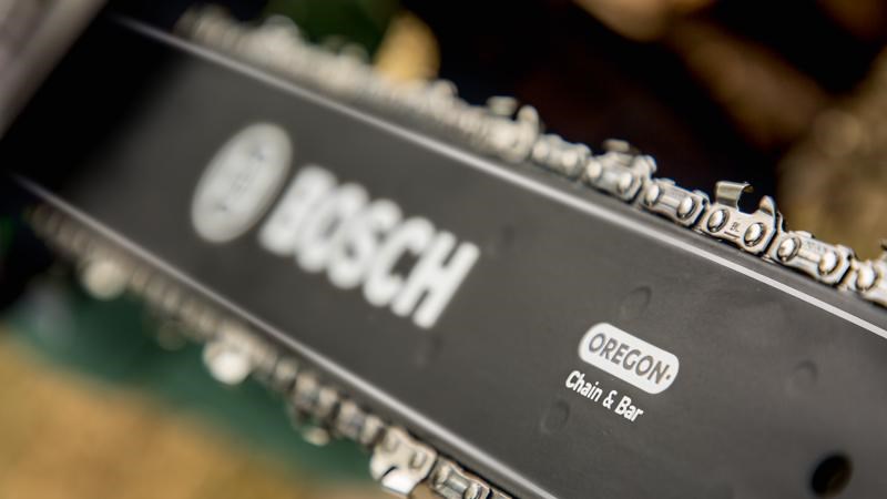 Bosch UniversalChain 40 řetězová pila2 