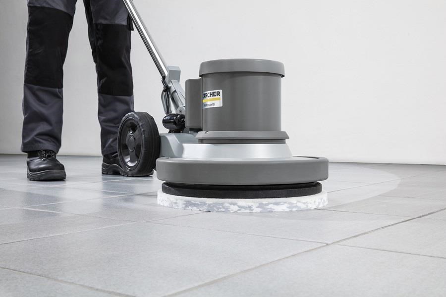 Karcher BDS 43/ 150 C Classic podlahový mycí stroj,  1500 W,  63 dB,  pracovní šířka 430 mm,  150 ot/ min5 