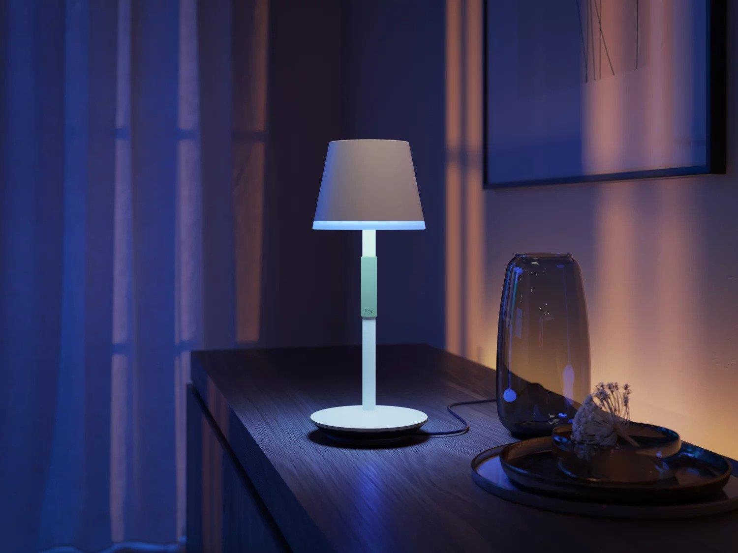 Philips Hue Go přenosná stolní lampička bílá6 