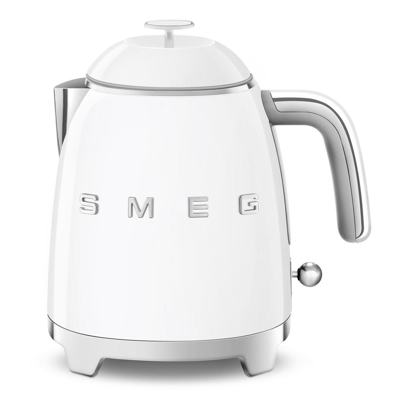 Smeg KLF05WHEU, mini rychlovarná konvice, 0,8 l / 3 šálky, 1400 W, styl 50. let, bílá0 