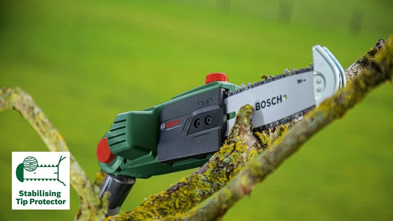 Bosch UniversalChainPole 18 akumulátorový teleskopický prořezávač větví, řetěz Oregon, automatické mazání, ochrana lišty6 