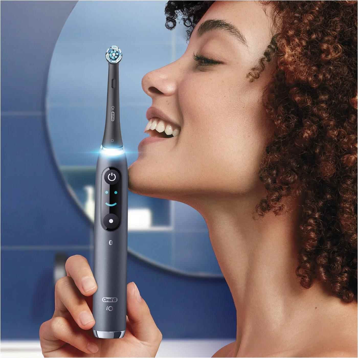 Oral-B iO Series 9 Black Onyx elektrický zubní kartáček,  magnetický,  senzor tlaku,  7 režimů,  OLED displej,  AI,  černý5 