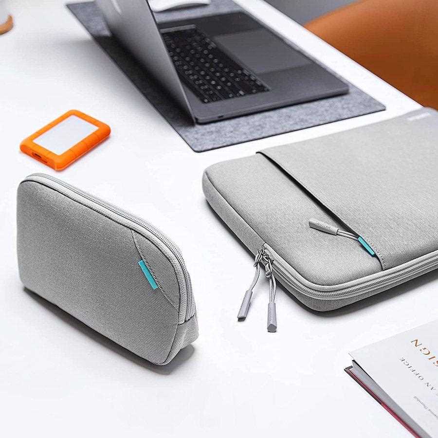 Tomtoc puzdro Recycled Sleeve with Pouch pre Macbook Pro 14