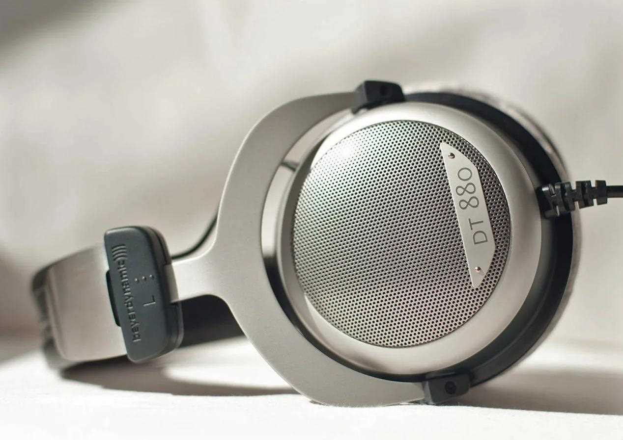 Beyerdynamic DT 880 Edition 32 Ohm sluchátka přes hlavu,  citlivost 96 dB,  polootevřená,  3, 5mm jack,  šedá5 