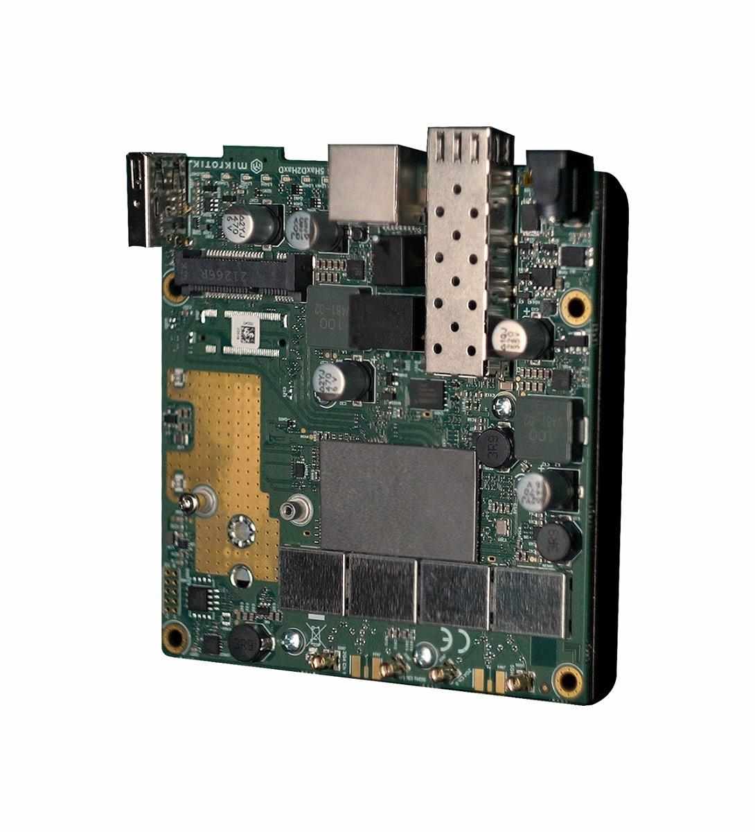 MikroTik RouterBOARD L23UGSR-5HaxD2HaxD,  dual-band WiFi6,  4x MMCX,  RouterOS L40 