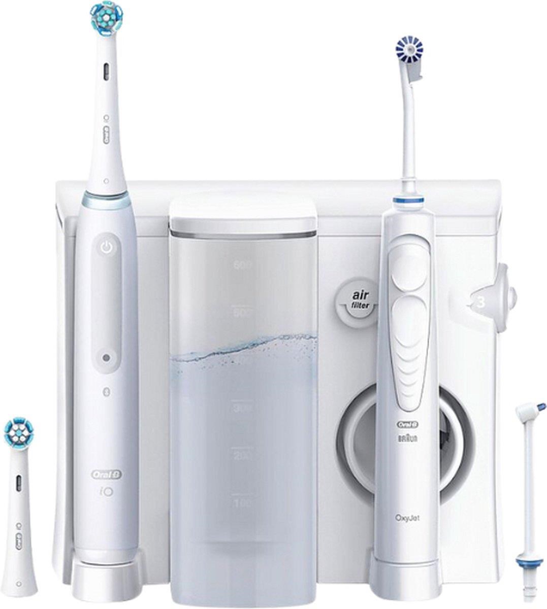 Oral-B Oral Health Center + iO Series 4 White set elektrického zubního kartáčku a ústní sprchy,  bílá0 