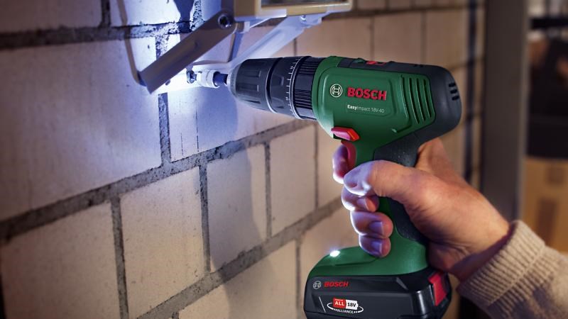 BOSCH EasyImpact 18V-40, akumulátorový dvourychlostní kombinovaný šroubovák, krouticí moment 40, 0 Nm2 