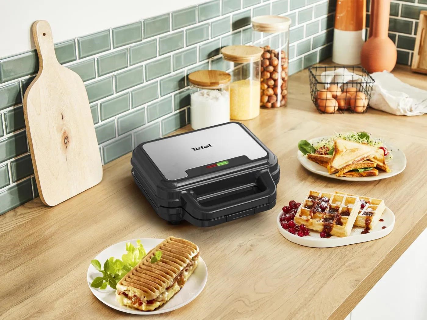 Tefal SW383D10 3v1 UltraCompact toustovač,  700 W,  vyměnitelné desky,  tousty,  vafle,  panini,  indikátor připravenosti3 