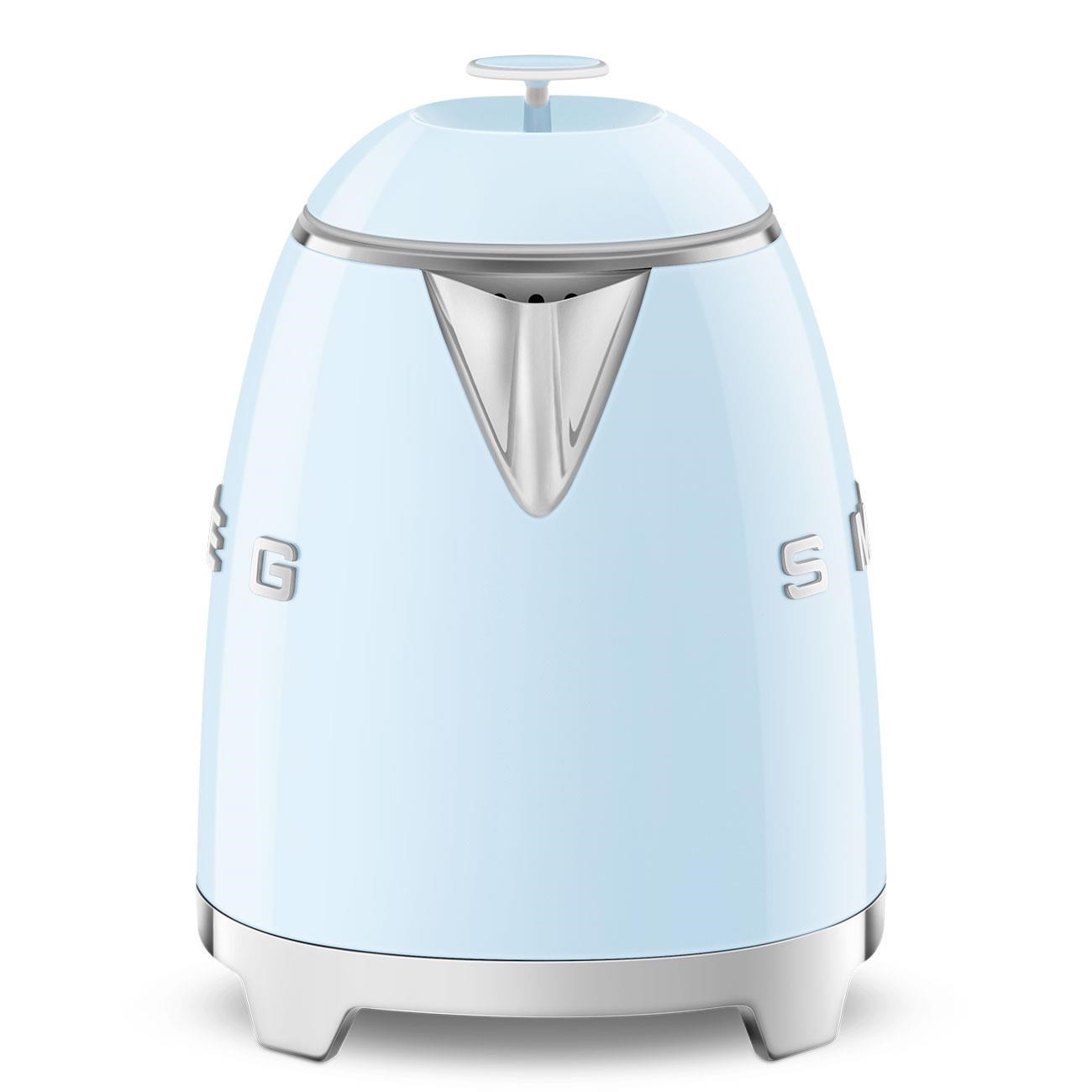 Smeg KLF05PBEU mini rychlovarná konvice, 0,8 l / 3 šálky, 1400 W, styl 50. let, pastelově modrá1 