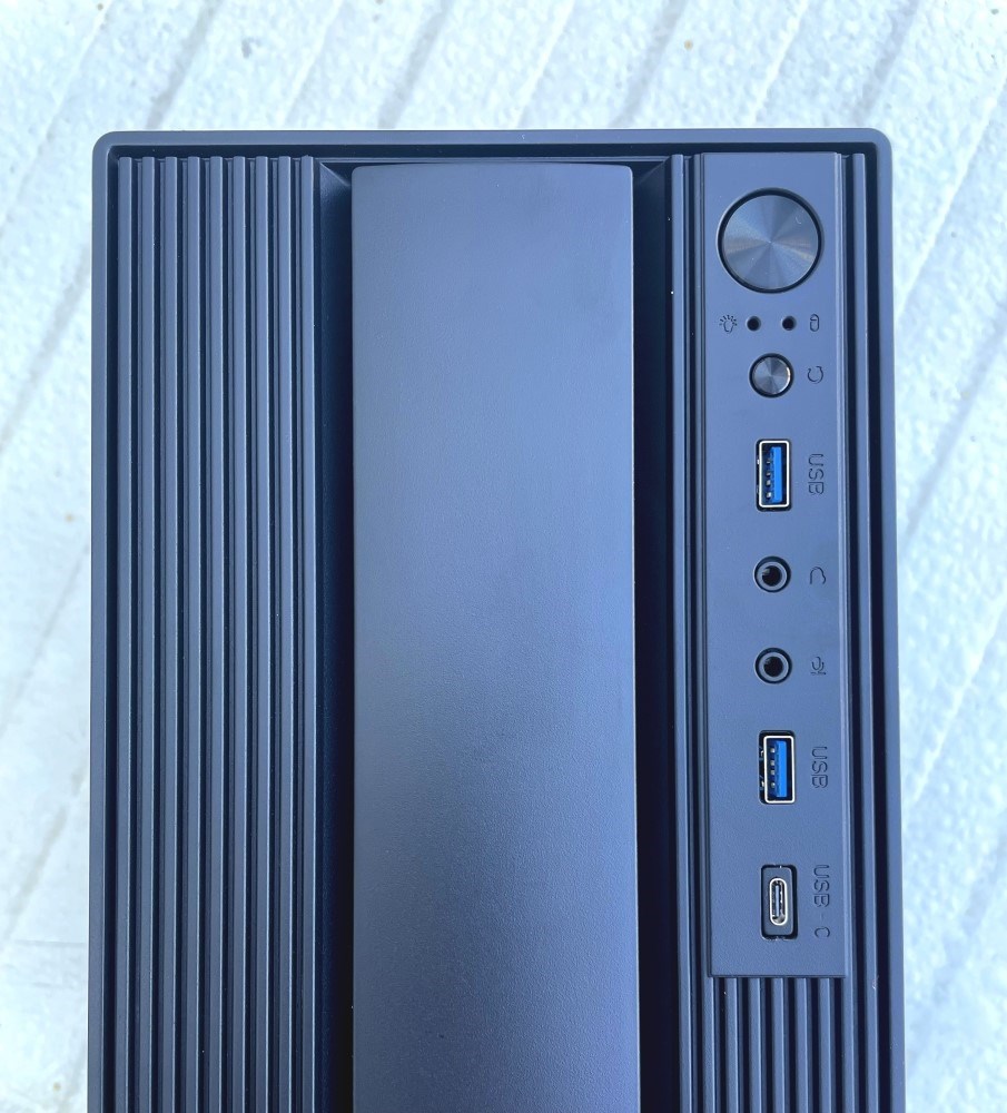 EUROCASE skříň MC MF-300B,  Micro Tower,  1xUSB-C,  2xUSB 3.0,  2x audio,  bez zdroje5 