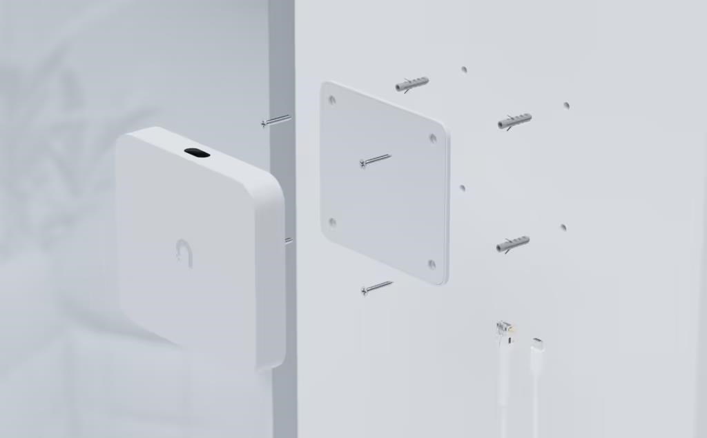 UBNT UACC-FM-17cm,  držák na zeď2 