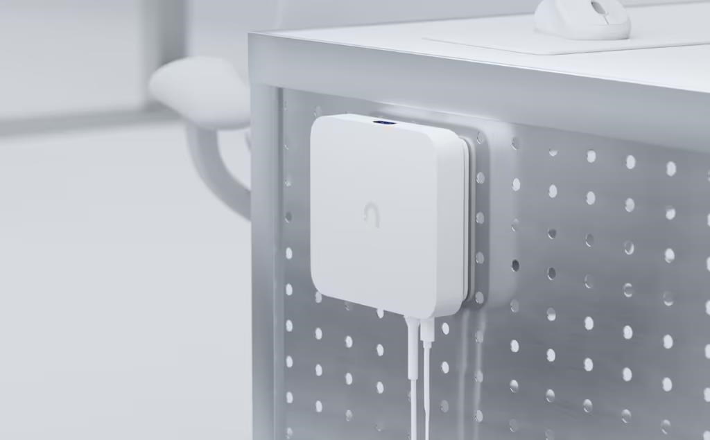 UBNT UACC-FM-17cm,  držák na zeď3 