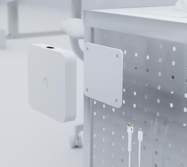 UBNT UACC-FM-17cm,  držák na zeď4 