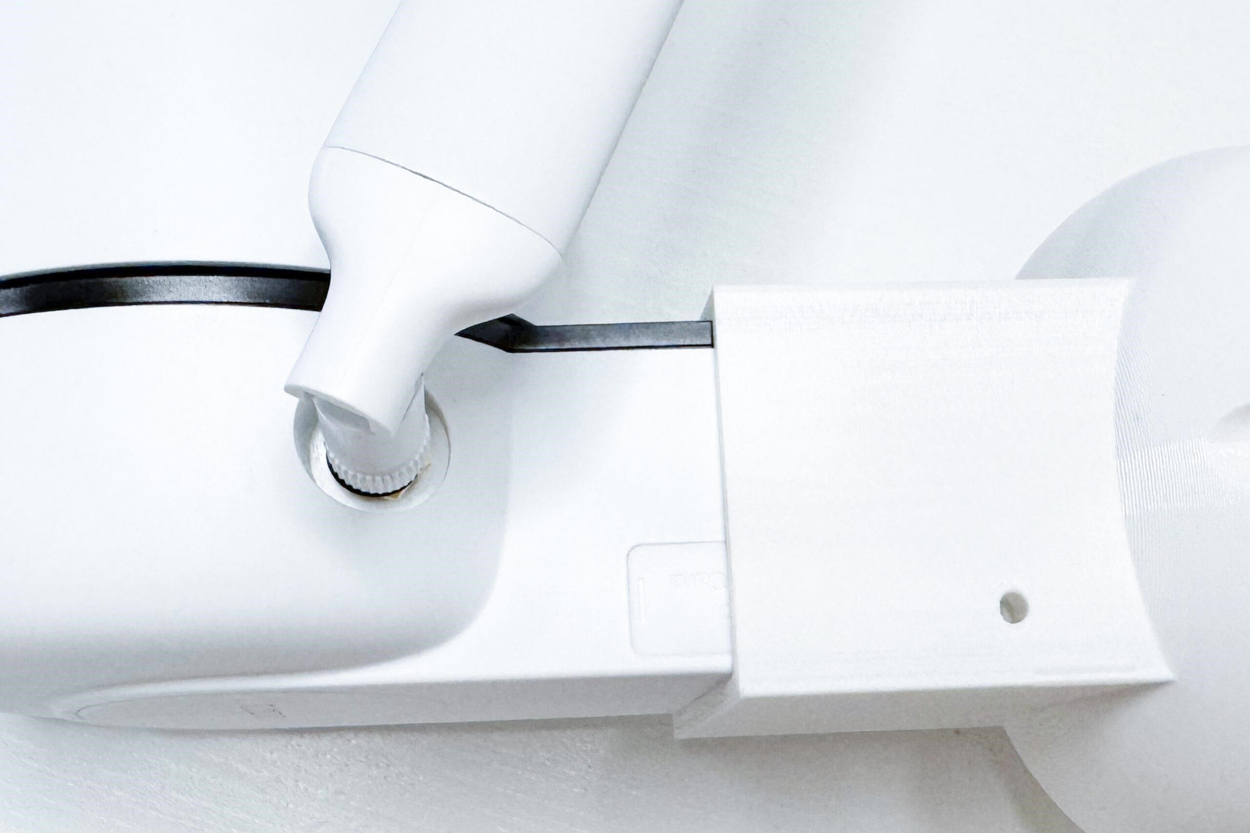 TP-LINK držák/ stojan pro kamery Tapo C501GW na stěnu,  bílý s krytkou kabelů (1ks)1 