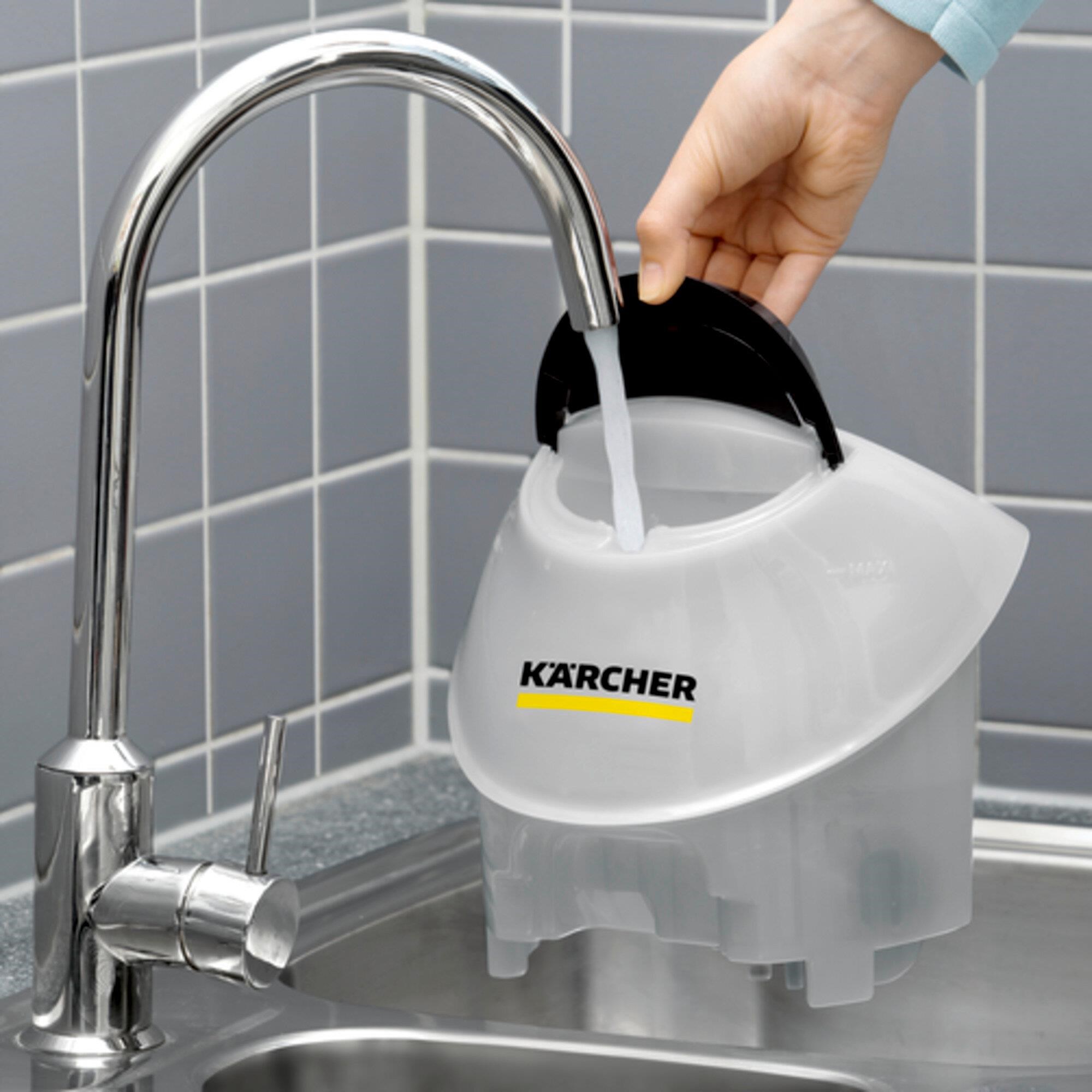 Kärcher SC 5 EasyFix Iron parní čistič,  2250 W,  4.2 bar,  zabíjí až 99.999 % virů a 99, 99 % bakterií,  napařovací žehlička3 