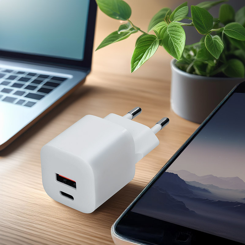 Solight USB-C + USB-A fast charger GaN 20W PD1 