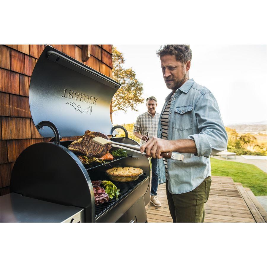 Traeger IRONWOOD 885 peletový gril8 