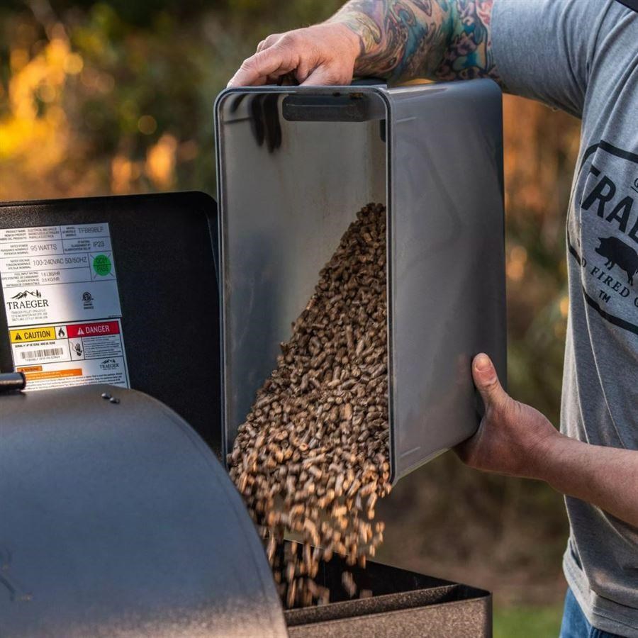 Traeger StayDRY zásobník na pelety a víko5 