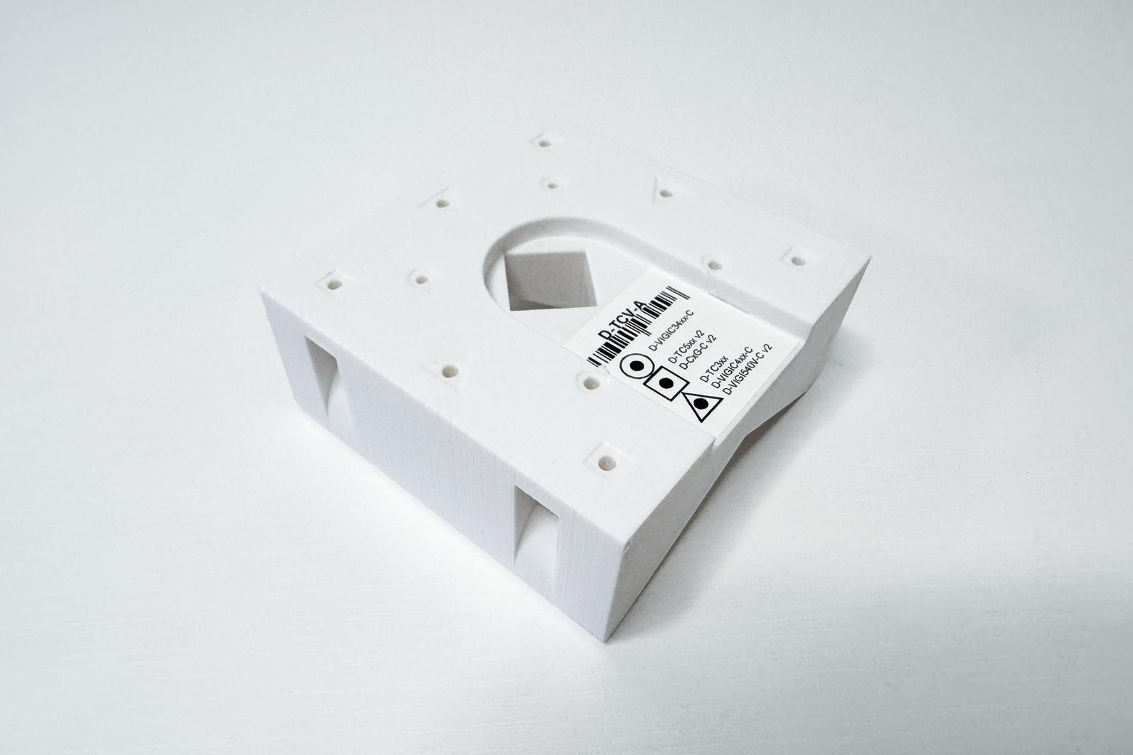 TP-LINK adaptér držáků kamer D-TC3XX-C, D-TC5XX-C, D-TC5XX-CL pro uchycení na sloup (60-130mm),  bílý s krytkou kabelů(1ks)2 
