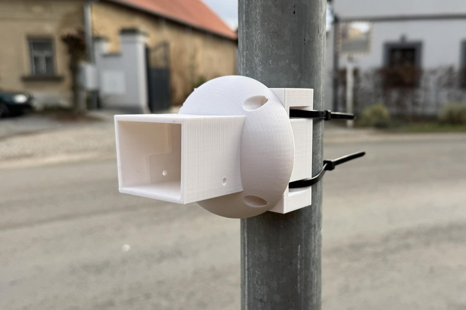 TP-LINK adaptér držáků kamer D-TC3XX-C, D-TC5XX-C, D-TC5XX-CL pro uchycení na sloup (60-130mm),  bílý s krytkou kabelů(1ks)3 