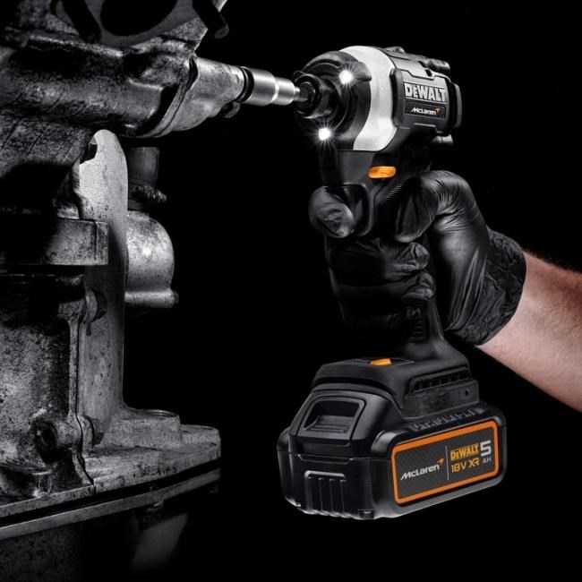 Dewalt DCF85MNT aku rázový utahovák edice McLaren 1 4