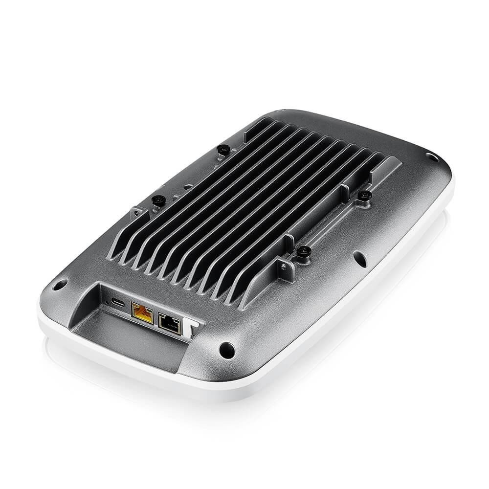 Zyxel WBE660S BE22K 4x4x4 MU-MIMO,  Smart Antenna,  Triple Radio,  Incl Nebula Pro & CNP 1Yr licenses,  1x1G & 1x1/ 2.5/ 5/ 102 