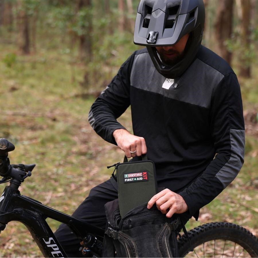 Lékárnička Survival First Aid Kit Slimline (CZ)6 
