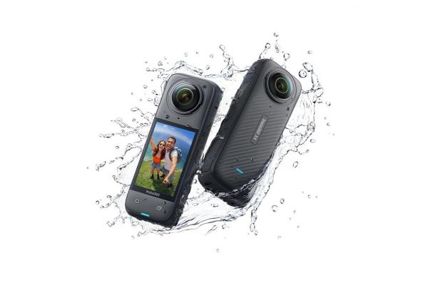 Insta360 X4 akční kamera,  8K /  30 fps,  4K/  až 100 fps,  6osý gyroskop,  360° záběr,  Active HDR,  vodotěsná3