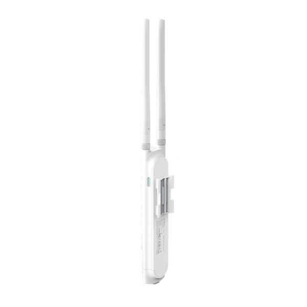 300 Mbps Outdoor Wi-Fi Access Point PORT: 1× 10/100 Mbps RJ45 Port SPEED: 300 Mbps at 2.4 GHz FEATURE: 802.3af PoE, 2× E0
