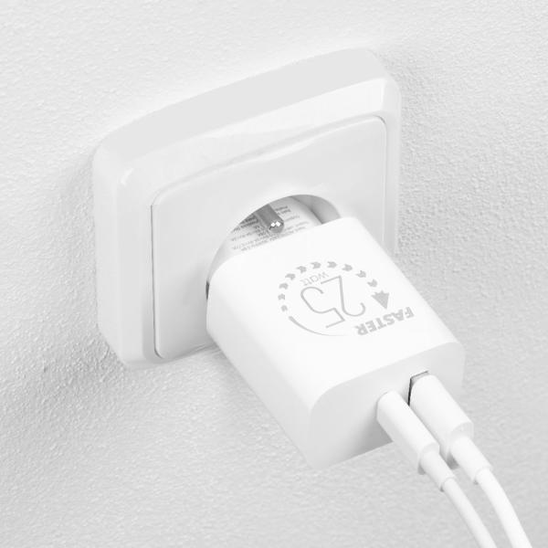 OBAL:ME Cestovná Nabíjačka USB-A + USB-C 25W White2