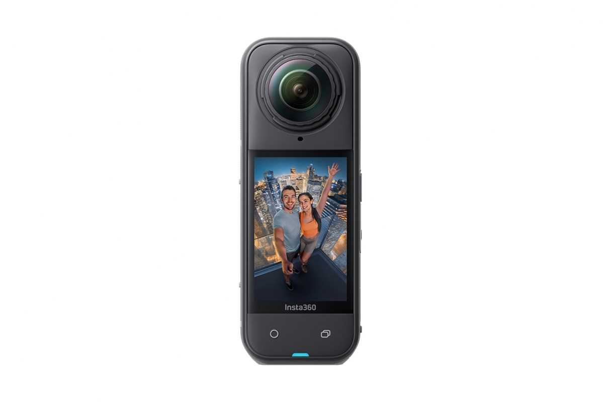 Insta360 X5 akční kamera,  8K 360° video,  triple AI čip,  vodotěsnost do 15 m,  6osá stabilizace,  2400 mAh baterie1 
