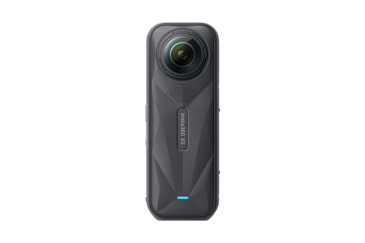 Insta360 X5 akční kamera,  8K 360° video,  triple AI čip,  vodotěsnost do 15 m,  6osá stabilizace,  2400 mAh baterie6 