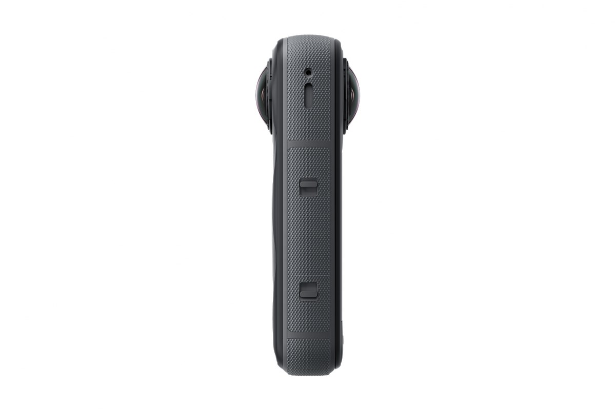 Insta360 X5 akční kamera,  8K 360° video,  triple AI čip,  vodotěsnost do 15 m,  6osá stabilizace,  2400 mAh baterie8 