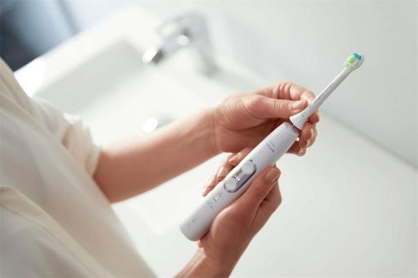 Zubná kefka Philips Sonicare ProtectiveClean 6100 White HX6877/22