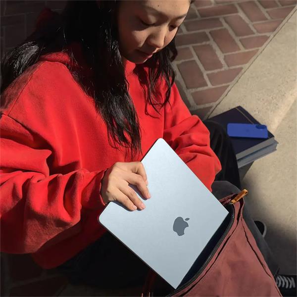 MacBook Air 13" Apple M4 10C CPU 8C GPU 16GB 256GB Silver SK 