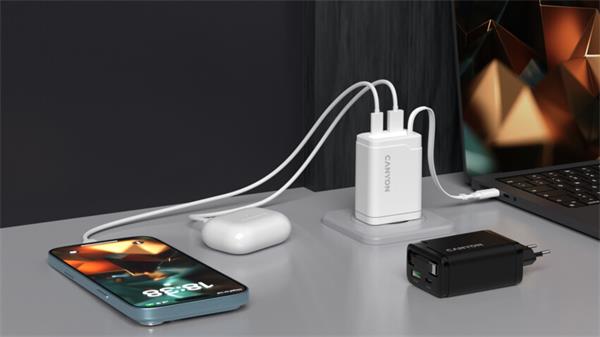 Canyon OnCharge 65RC, vysokorýchlostná univerzálna nabíjačka do steny s integrovaným 68 cm USB(C) káblom, 65W, čierna  