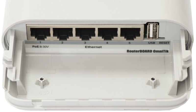MIKROTIK RouterBOARD OmniTik 5, U-5HnD +L4  (400MHz, 32MB RAM, 5x10/100, 7.5dBi anténa, USB) outdoor 
