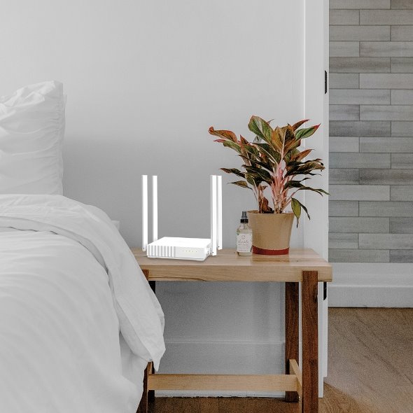 AC750 Dual Band Wi-Fi Router SPEED: 300 Mbps at 2.4 GHz + 433 Mbps at 5 GHz SPEC: 4×Antennas, 1×10/100M WAN Port, 4×10/1 