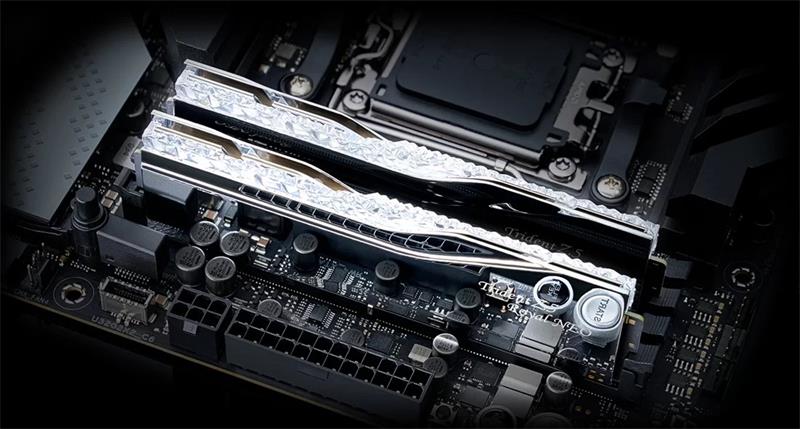 G.SKILL 32GB kit DDR5 6400 CL30 Trident Z5 Royal Neo silver 