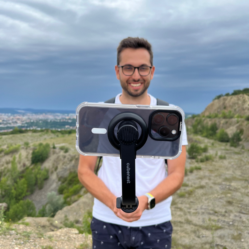 Cubenest Selfie tyč a Tripod s podporou MagSafe - čierna 
