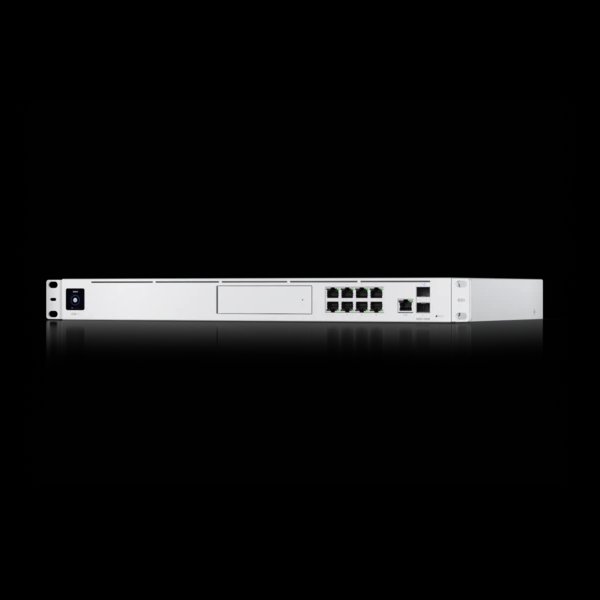 Ubiquiti UniFi Dream Machine Pro    Gateway + Controller + IDS/IPS + NVR + switch 